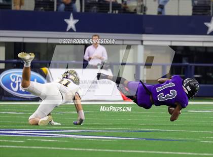 Thumbnail 2 in Stephenville vs. LBJ Austin (UIL Football 4A D1 Finals) photogallery.