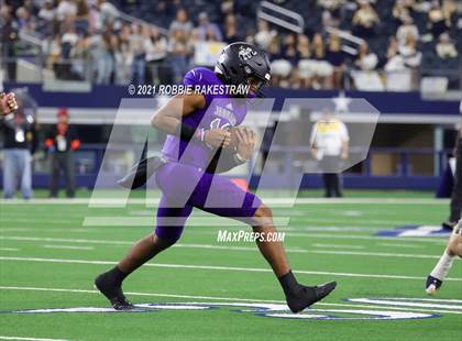 Thumbnail 3 in Stephenville vs. LBJ Austin (UIL Football 4A D1 Finals) photogallery.
