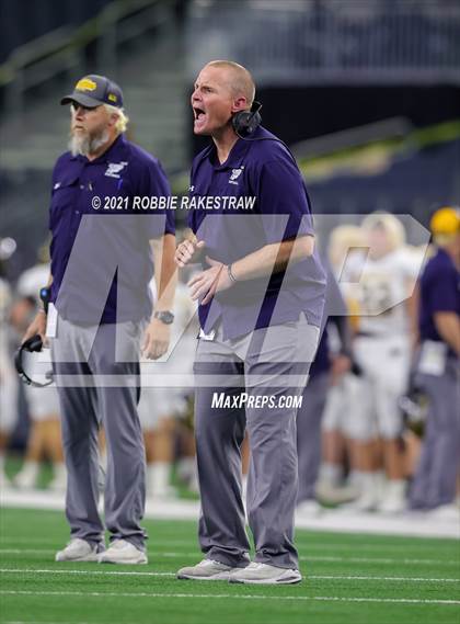 Thumbnail 1 in Stephenville vs. LBJ Austin (UIL Football 4A D1 Finals) photogallery.