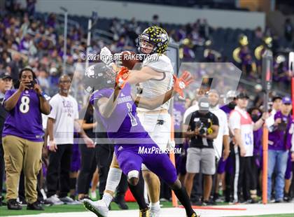 Thumbnail 3 in Stephenville vs. LBJ Austin (UIL Football 4A D1 Finals) photogallery.