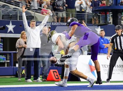 Thumbnail 3 in Stephenville vs. LBJ Austin (UIL Football 4A D1 Finals) photogallery.