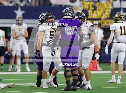 Thumbnail 1 in Stephenville vs. LBJ Austin (UIL Football 4A D1 Finals) photogallery.