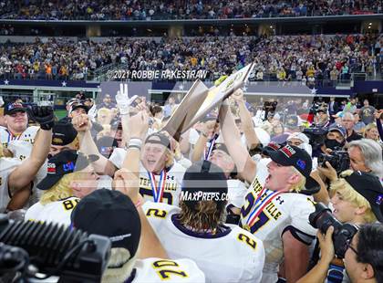 Thumbnail 1 in Stephenville vs. LBJ Austin (UIL Football 4A D1 Finals) photogallery.