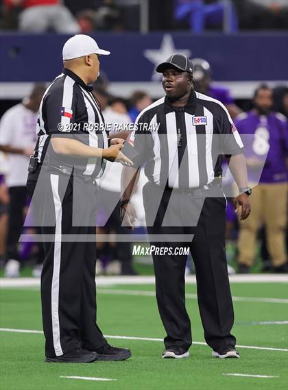 Thumbnail 3 in Stephenville vs. LBJ Austin (UIL Football 4A D1 Finals) photogallery.