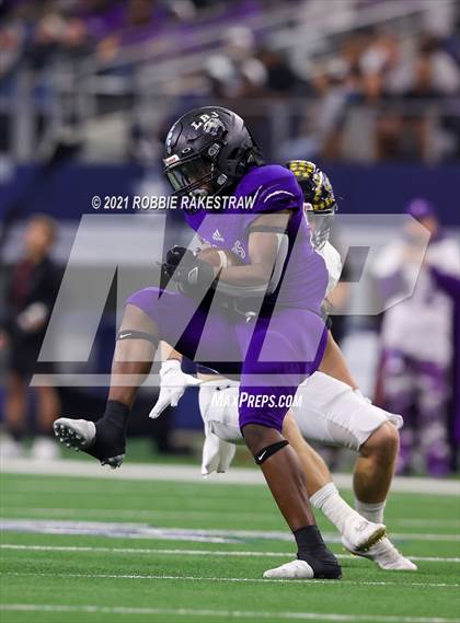 Thumbnail 2 in Stephenville vs. LBJ Austin (UIL Football 4A D1 Finals) photogallery.