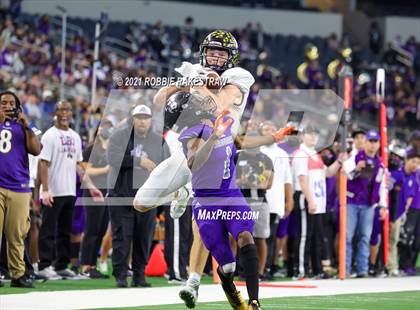 Thumbnail 1 in Stephenville vs. LBJ Austin (UIL Football 4A D1 Finals) photogallery.