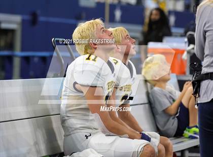 Thumbnail 1 in Stephenville vs. LBJ Austin (UIL Football 4A D1 Finals) photogallery.