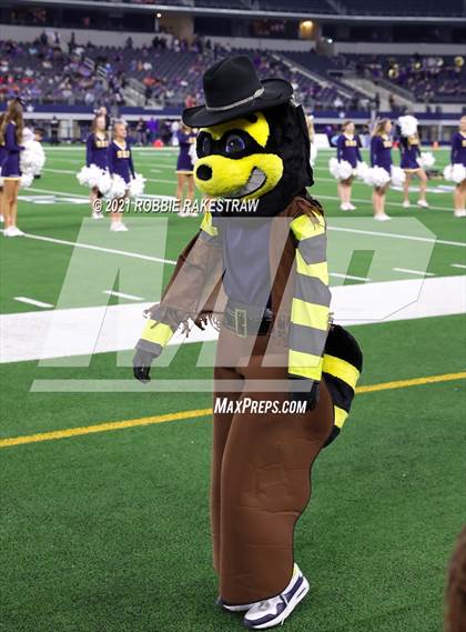 Thumbnail 2 in Stephenville vs. LBJ Austin (UIL Football 4A D1 Finals) photogallery.