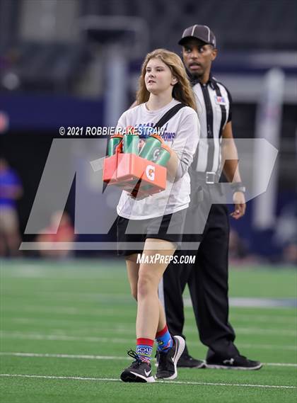 Thumbnail 1 in Stephenville vs. LBJ Austin (UIL Football 4A D1 Finals) photogallery.
