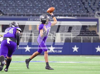 Thumbnail 2 in Stephenville vs. LBJ Austin (UIL Football 4A D1 Finals) photogallery.