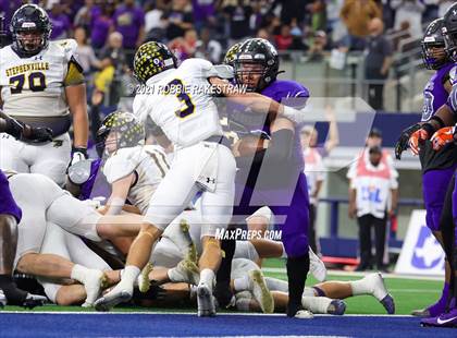 Thumbnail 2 in Stephenville vs. LBJ Austin (UIL Football 4A D1 Finals) photogallery.