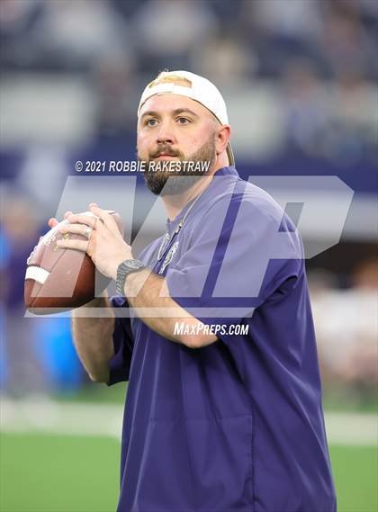 Thumbnail 3 in Stephenville vs. LBJ Austin (UIL Football 4A D1 Finals) photogallery.