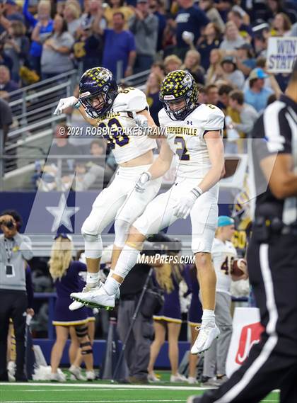 Thumbnail 2 in Stephenville vs. LBJ Austin (UIL Football 4A D1 Finals) photogallery.