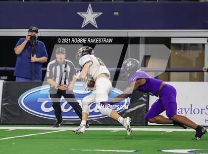 Thumbnail 3 in Stephenville vs. LBJ Austin (UIL Football 4A D1 Finals) photogallery.