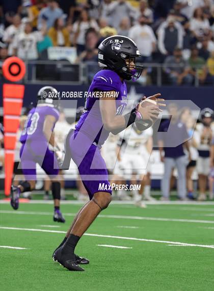 Thumbnail 1 in Stephenville vs. LBJ Austin (UIL Football 4A D1 Finals) photogallery.
