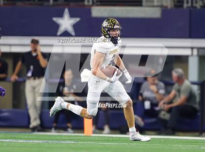 Thumbnail 3 in Stephenville vs. LBJ Austin (UIL Football 4A D1 Finals) photogallery.
