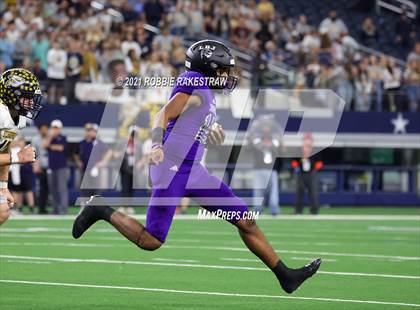 Thumbnail 2 in Stephenville vs. LBJ Austin (UIL Football 4A D1 Finals) photogallery.