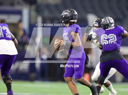 Thumbnail 2 in Stephenville vs. LBJ Austin (UIL Football 4A D1 Finals) photogallery.