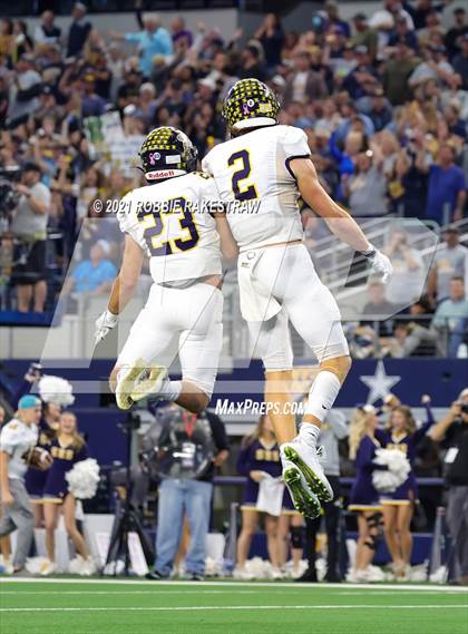 Thumbnail 1 in Stephenville vs. LBJ Austin (UIL Football 4A D1 Finals) photogallery.