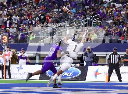 Thumbnail 2 in Stephenville vs. LBJ Austin (UIL Football 4A D1 Finals) photogallery.