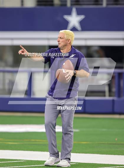 Thumbnail 2 in Stephenville vs. LBJ Austin (UIL Football 4A D1 Finals) photogallery.