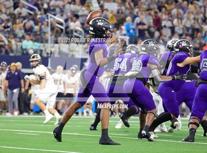 Thumbnail 2 in Stephenville vs. LBJ Austin (UIL Football 4A D1 Finals) photogallery.