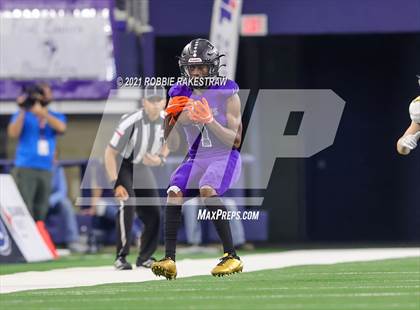 Thumbnail 3 in Stephenville vs. LBJ Austin (UIL Football 4A D1 Finals) photogallery.