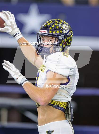 Thumbnail 3 in Stephenville vs. LBJ Austin (UIL Football 4A D1 Finals) photogallery.