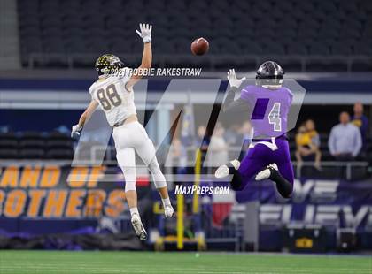 Thumbnail 2 in Stephenville vs. LBJ Austin (UIL Football 4A D1 Finals) photogallery.