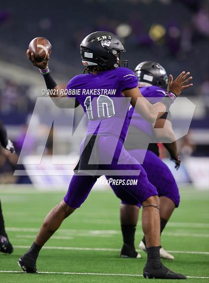 Thumbnail 2 in Stephenville vs. LBJ Austin (UIL Football 4A D1 Finals) photogallery.