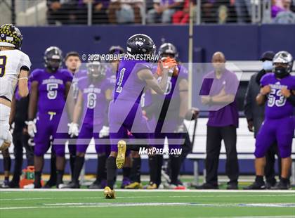 Thumbnail 1 in Stephenville vs. LBJ Austin (UIL Football 4A D1 Finals) photogallery.