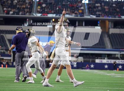Thumbnail 1 in Stephenville vs. LBJ Austin (UIL Football 4A D1 Finals) photogallery.