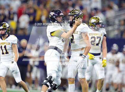 Thumbnail 3 in Stephenville vs. LBJ Austin (UIL Football 4A D1 Finals) photogallery.