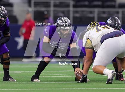 Thumbnail 3 in Stephenville vs. LBJ Austin (UIL Football 4A D1 Finals) photogallery.