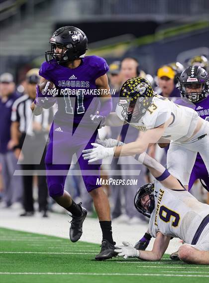 Thumbnail 3 in Stephenville vs. LBJ Austin (UIL Football 4A D1 Finals) photogallery.