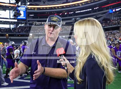 Thumbnail 2 in Stephenville vs. LBJ Austin (UIL Football 4A D1 Finals) photogallery.