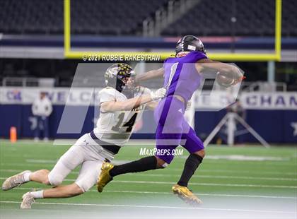 Thumbnail 3 in Stephenville vs. LBJ Austin (UIL Football 4A D1 Finals) photogallery.