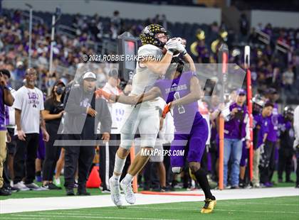 Thumbnail 1 in Stephenville vs. LBJ Austin (UIL Football 4A D1 Finals) photogallery.