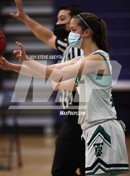 Thumbnail 2 in Regis Jesuit @ ThunderRidge photogallery.