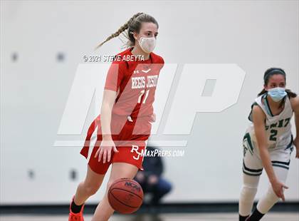 Thumbnail 3 in Regis Jesuit @ ThunderRidge photogallery.