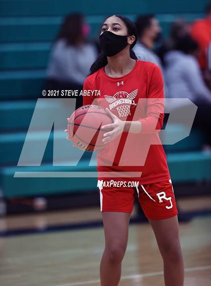 Thumbnail 3 in Regis Jesuit @ ThunderRidge photogallery.