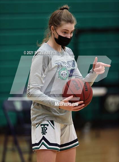 Thumbnail 2 in Regis Jesuit @ ThunderRidge photogallery.