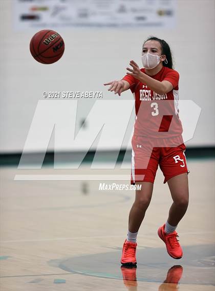 Thumbnail 2 in Regis Jesuit @ ThunderRidge photogallery.