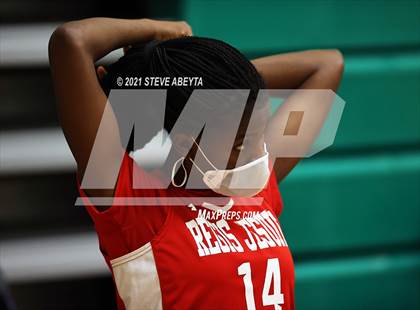 Thumbnail 2 in Regis Jesuit @ ThunderRidge photogallery.