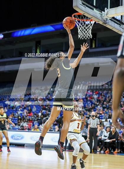 Thumbnail 2 in Summer Creek vs. South Grand Prairie (UIL 6A State Semifinal) photogallery.