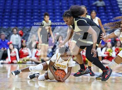 Thumbnail 2 in Summer Creek vs. South Grand Prairie (UIL 6A State Semifinal) photogallery.