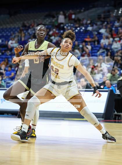 Thumbnail 3 in Summer Creek vs. South Grand Prairie (UIL 6A State Semifinal) photogallery.