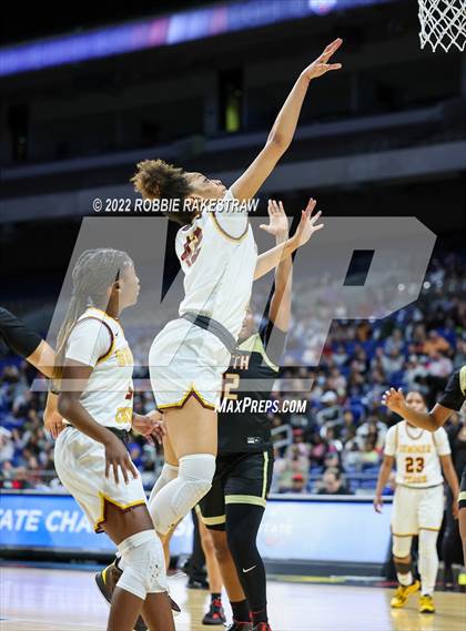 Thumbnail 2 in Summer Creek vs. South Grand Prairie (UIL 6A State Semifinal) photogallery.