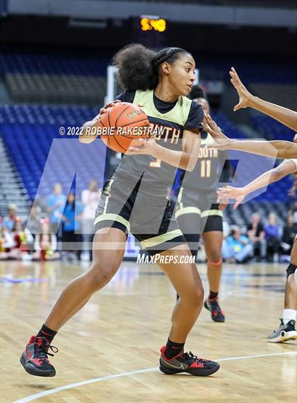 Thumbnail 3 in Summer Creek vs. South Grand Prairie (UIL 6A State Semifinal) photogallery.