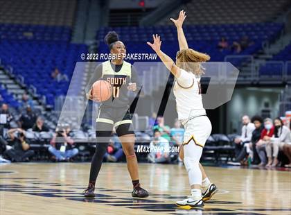 Thumbnail 1 in Summer Creek vs. South Grand Prairie (UIL 6A State Semifinal) photogallery.